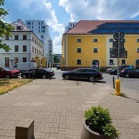 Elegancki Z Parkingiem Blisko Starego Miasta By Renters Daire *