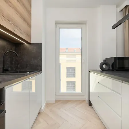 Elegancki Z Parkingiem Blisko Starego Miasta By Renters Daire *