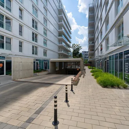 Daire Elegancki Z Parkingiem Blisko Starego Miasta By Renters Wroclaw