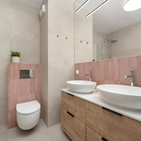 Elegancki Z Parkingiem Blisko Starego Miasta By Renters