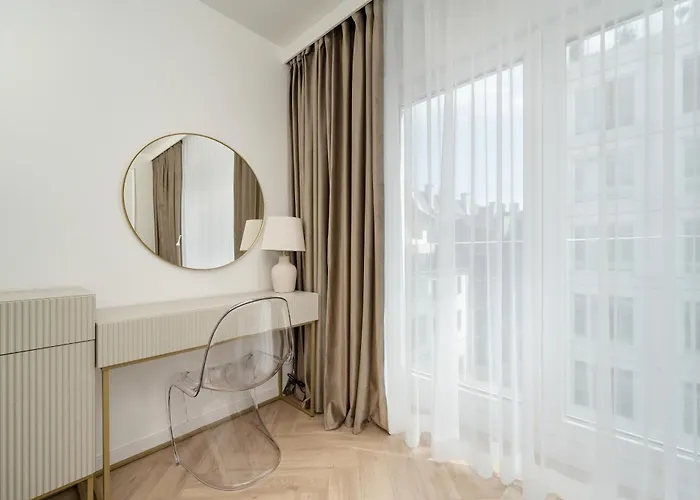 Elegancki Z Parkingiem Blisko Starego Miasta By Renters Вроцлав