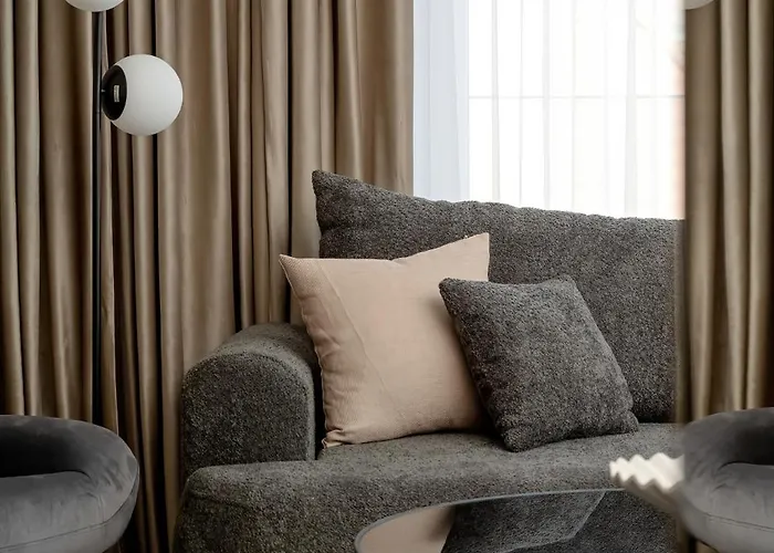 Elegancki Z Parkingiem Blisko Starego Miasta By Renters Daire *